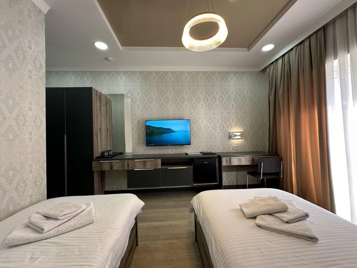Vip Hotel Tashkent Esterno foto
