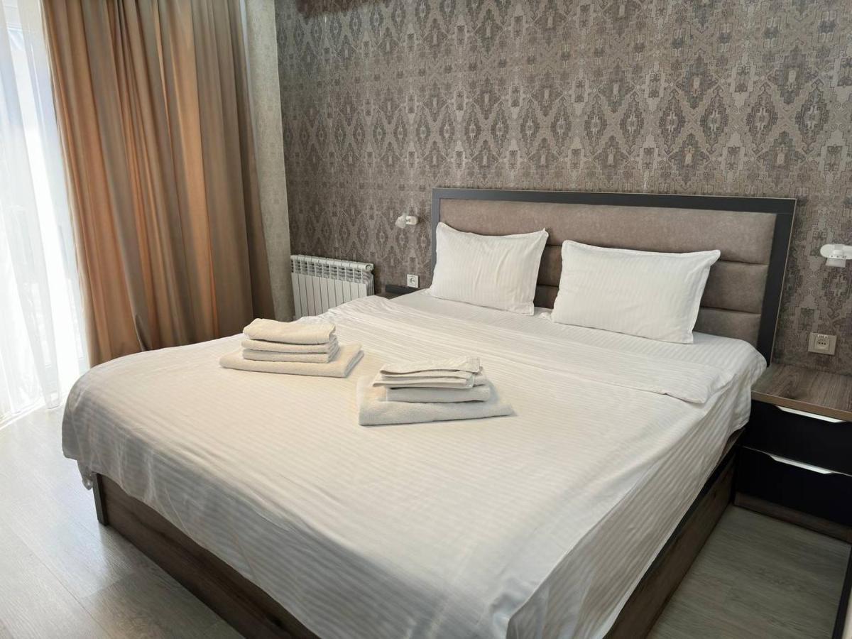Vip Hotel Tashkent Esterno foto