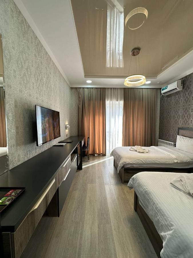 Vip Hotel Tashkent Esterno foto