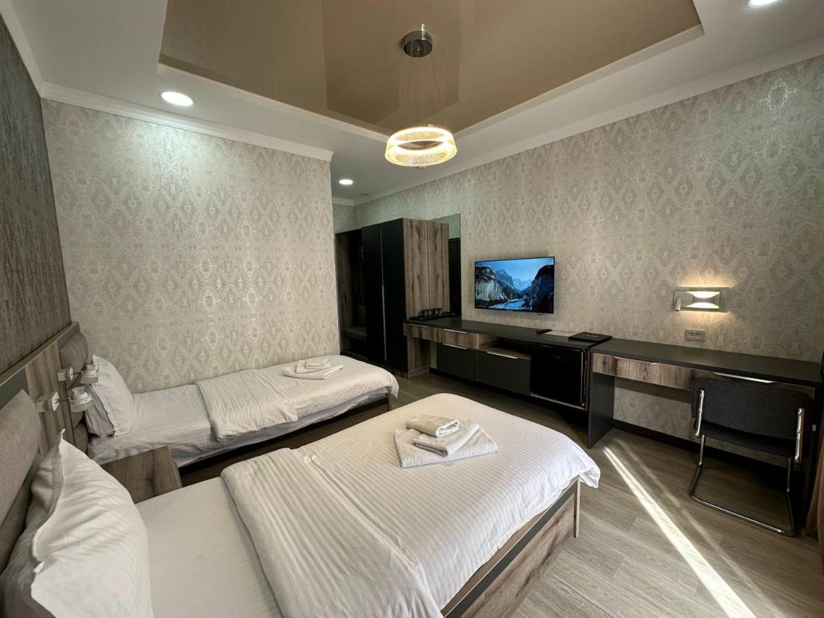 Vip Hotel Tashkent Esterno foto