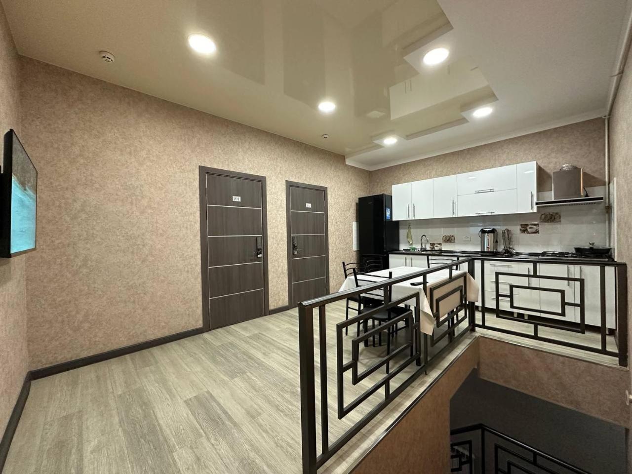 Vip Hotel Tashkent Esterno foto
