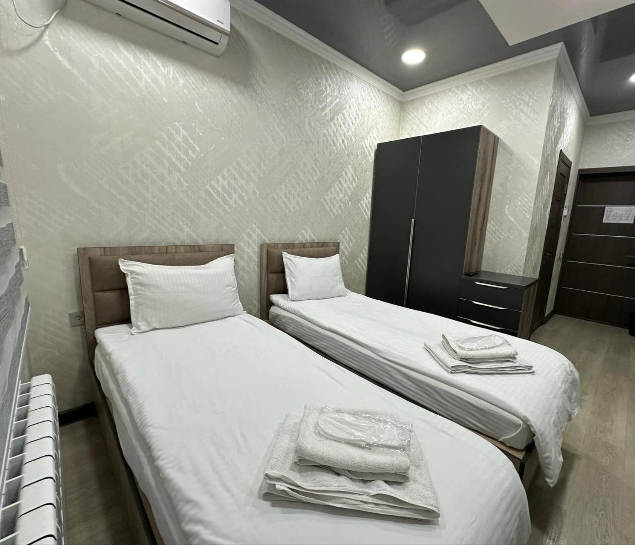 Vip Hotel Tashkent Esterno foto