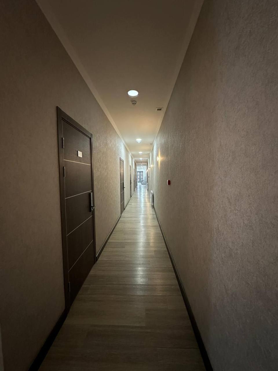 Vip Hotel Tashkent Esterno foto