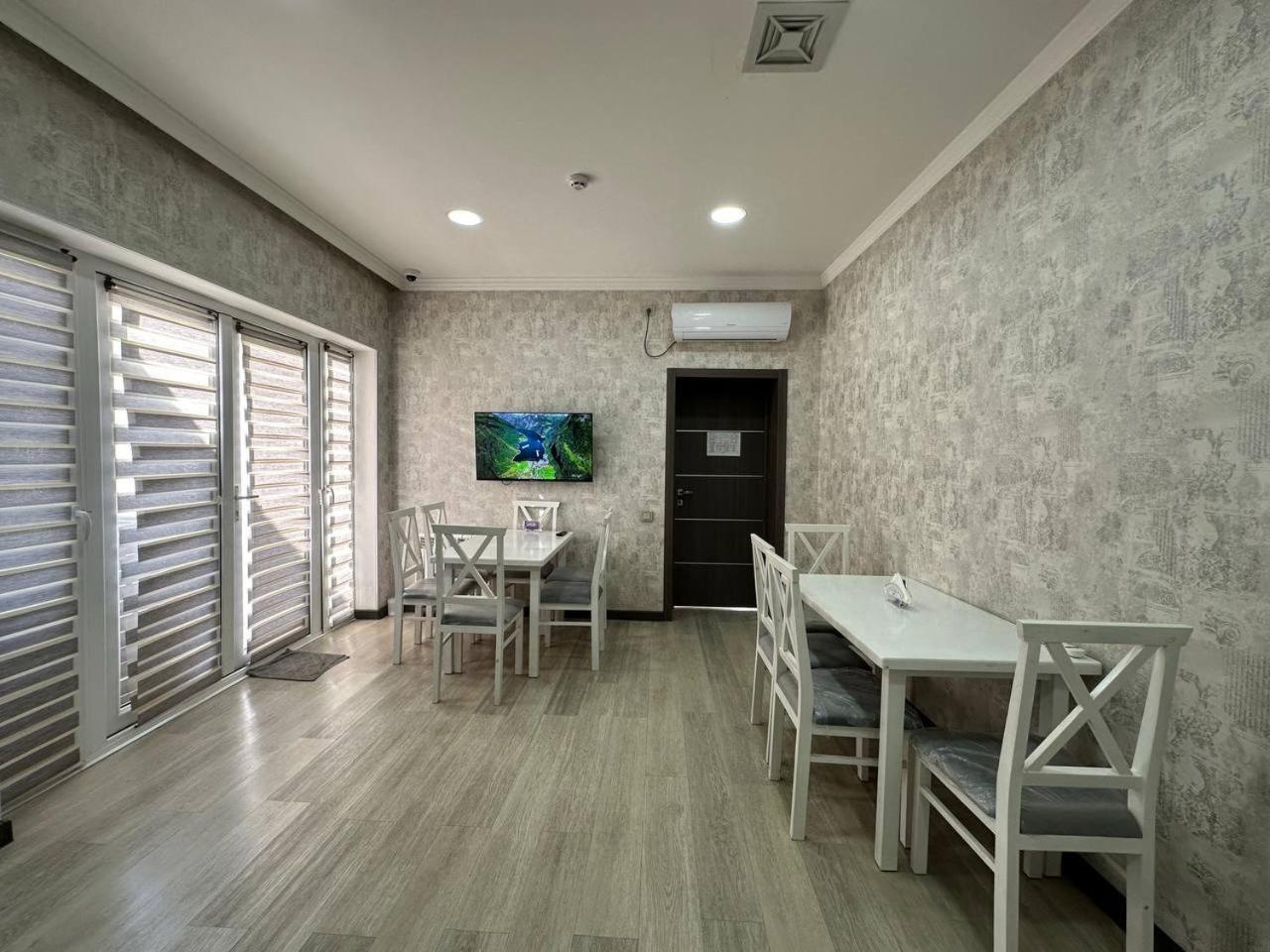 Vip Hotel Tashkent Esterno foto