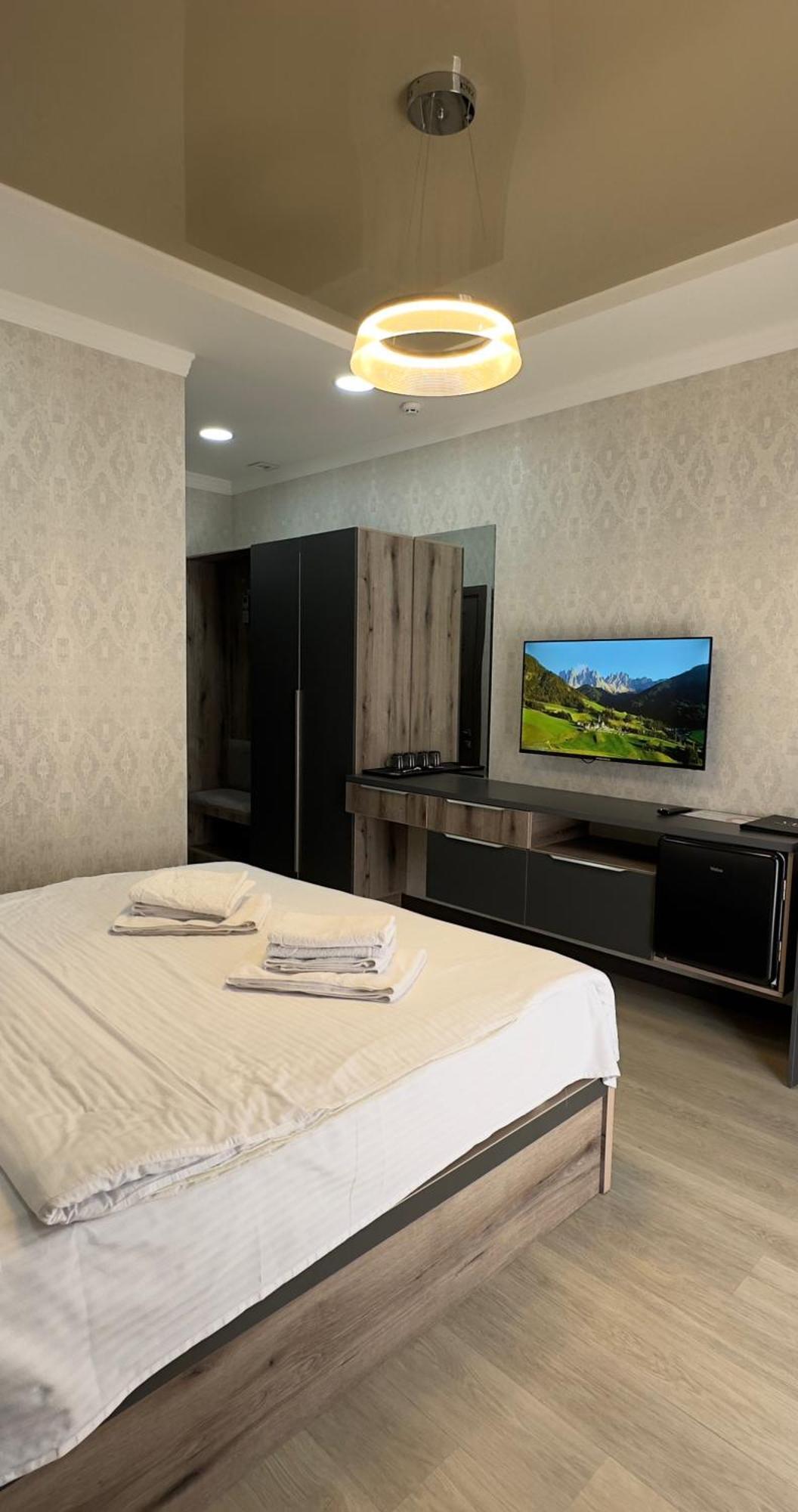 Vip Hotel Tashkent Esterno foto