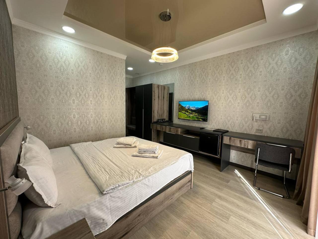 Vip Hotel Tashkent Esterno foto